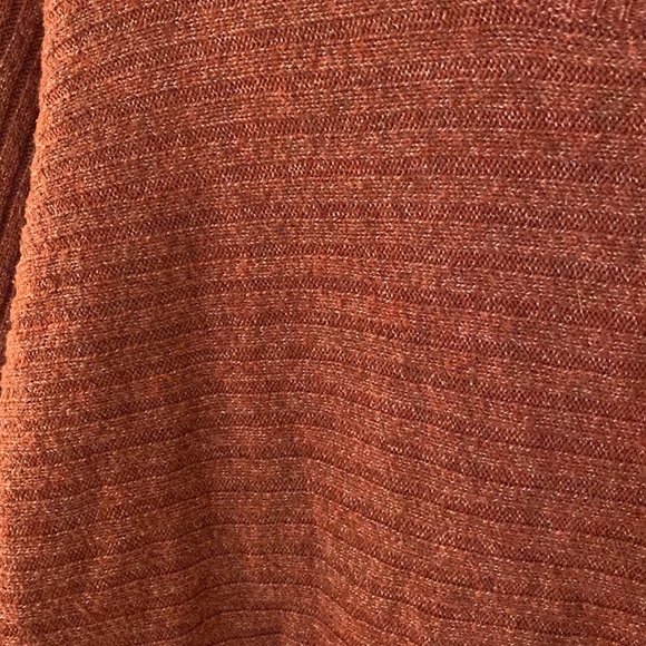 Large sweater - Picture 2 of 3